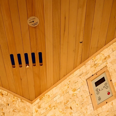 Hemlock Kanada Murni / Red Cedar Corner Ruang Uap Sauna 6KW 220V Dengan Ruang Garam Batu