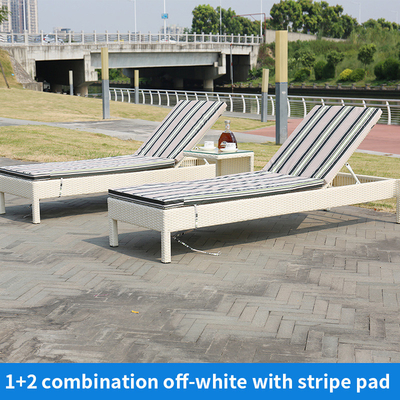 Outdoor Leisure Anyaman Sun Lounger Bed Rotan Chaise Lounge Chair Untuk Kolam Renang Pantai